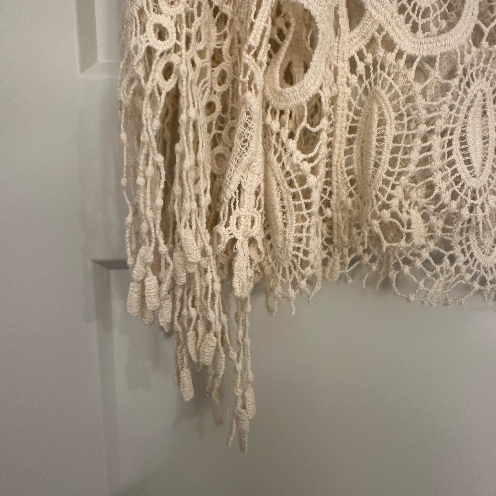 Jolt Cream Crochet Fringe Blouse - Picture 4 of 7
